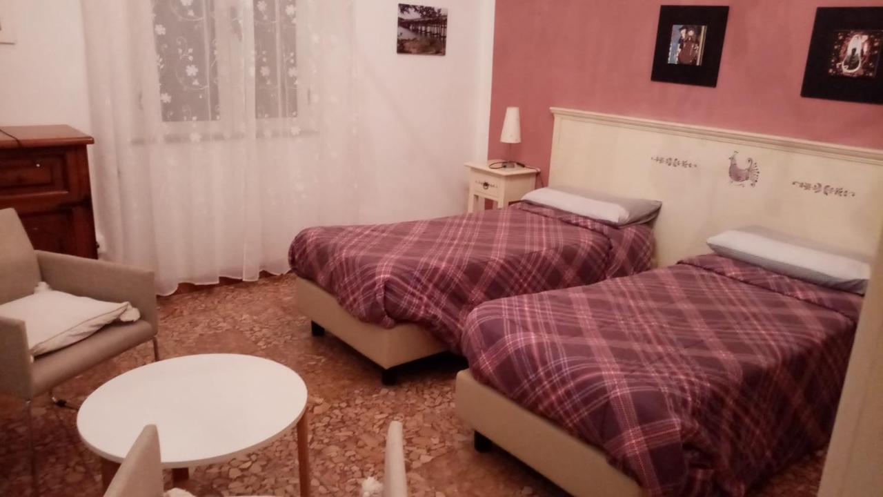 Oschiri Sa Rosa E Su Trapperi Bed & Breakfast エクステリア 写真
