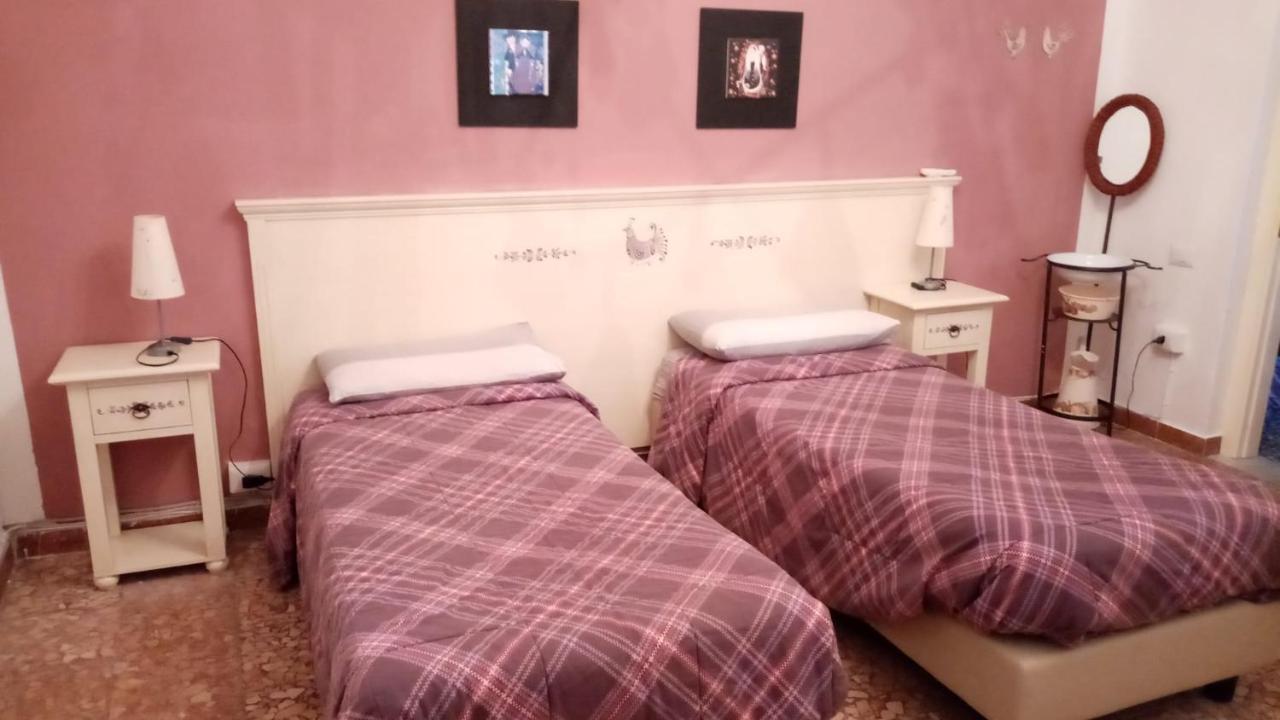 Oschiri Sa Rosa E Su Trapperi Bed & Breakfast エクステリア 写真